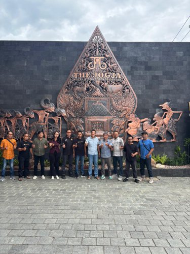 Relief Gunungan Wayang Tembaga Ukiran